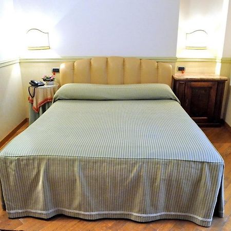 Ristorante Albergo Ca' Vittoria Tigliole Rum bild
