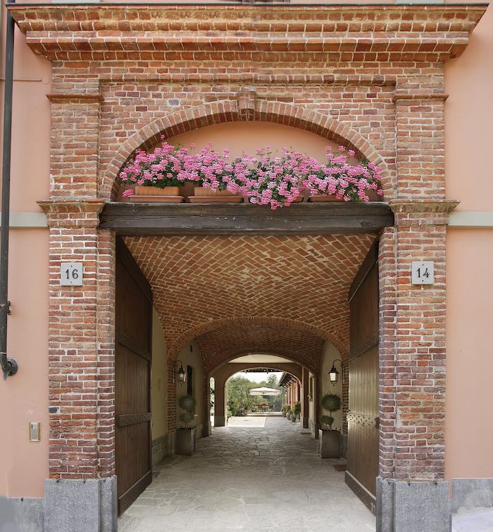 Ristorante Albergo Ca' Vittoria Tigliole Exteriör bild