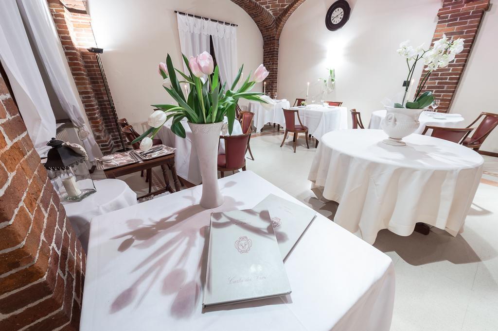 Ristorante Albergo Ca' Vittoria Tigliole Exteriör bild