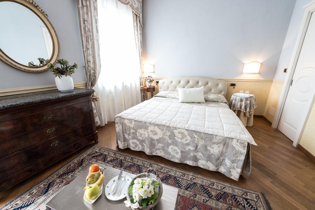 Ristorante Albergo Ca' Vittoria Tigliole Rum bild