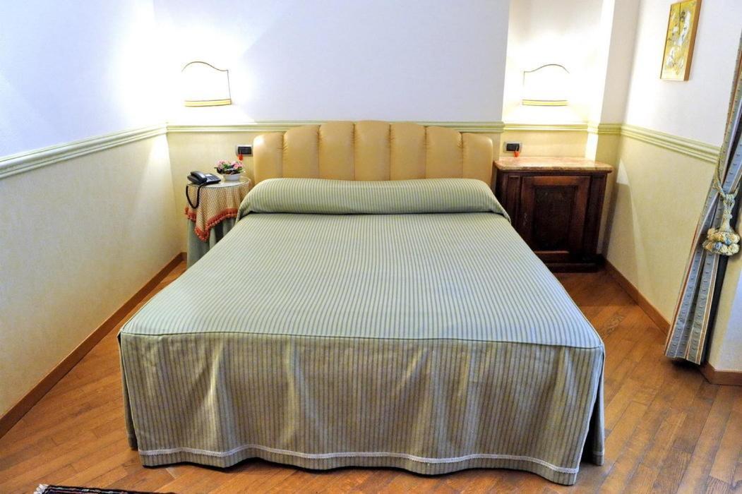 Ristorante Albergo Ca' Vittoria Tigliole Rum bild